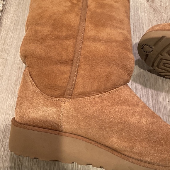 Ugg Chestnut Amie Boots - Picture 4 of 8